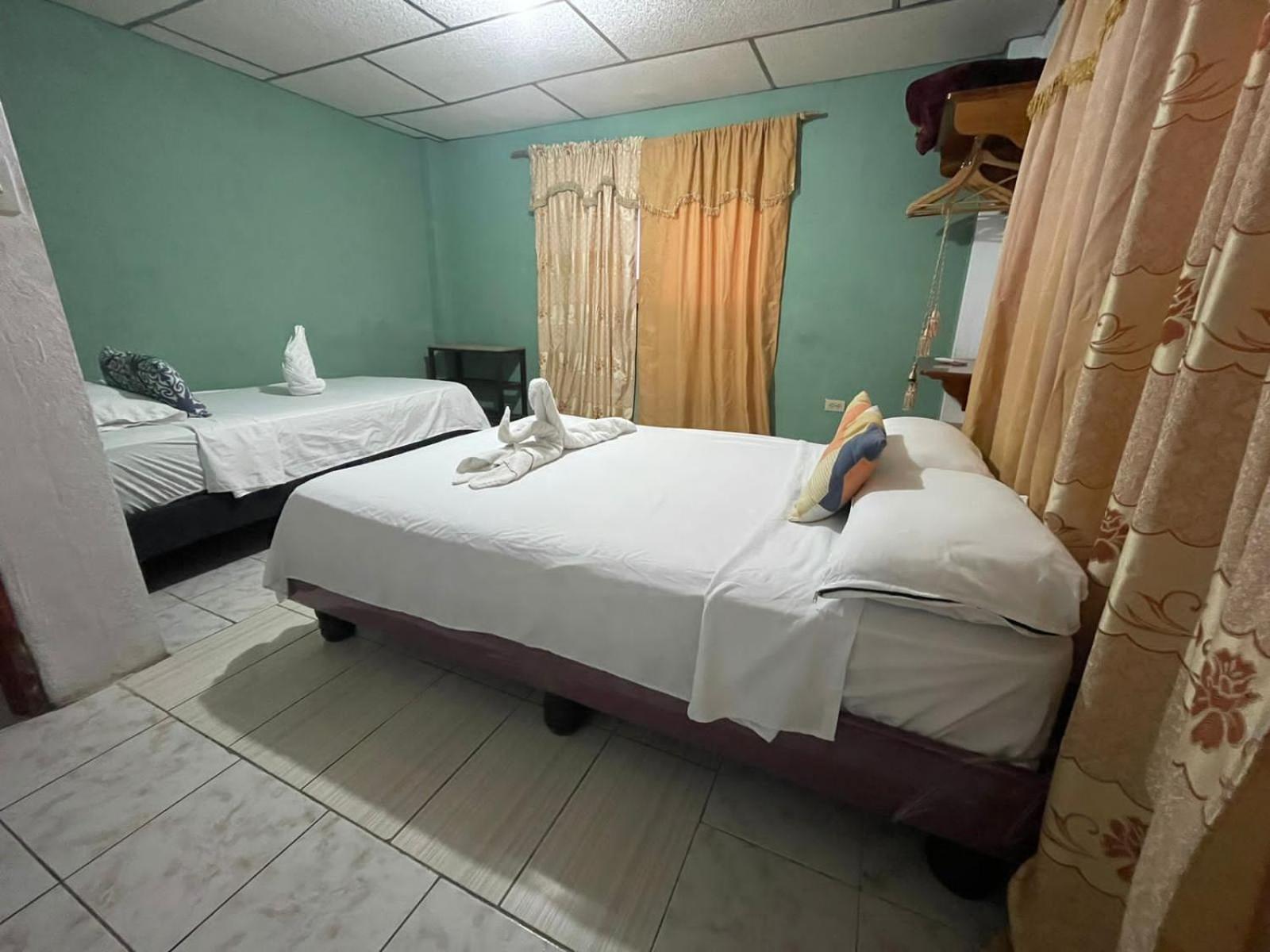 Hotel Casa De Alexis à Puerto Baquerizo Moreno Extérieur photo