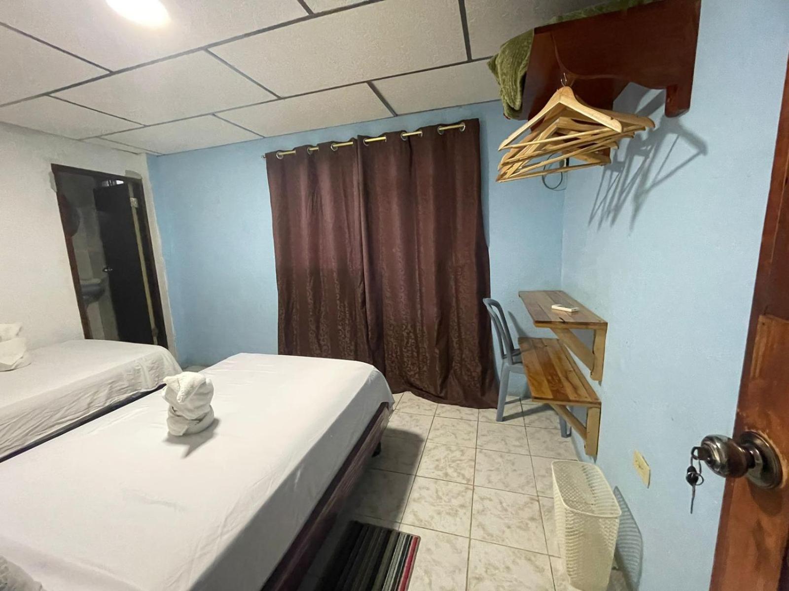 Hotel Casa De Alexis à Puerto Baquerizo Moreno Chambre photo